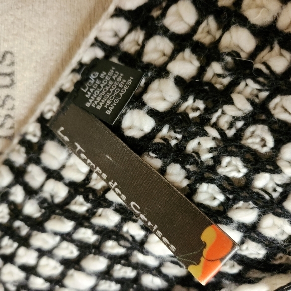 Vintage Contrast Knit Sweater - Picture 6 of 9